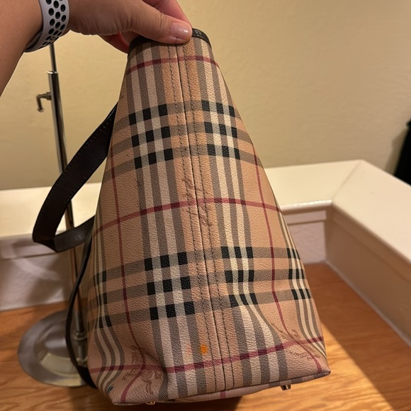 Burberry Tote - Picture 4 of 11